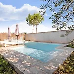 With Private Pool * 弗拉加