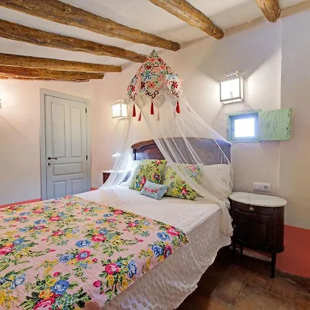 Lively In With Private Pool Сasa de vacaciones *