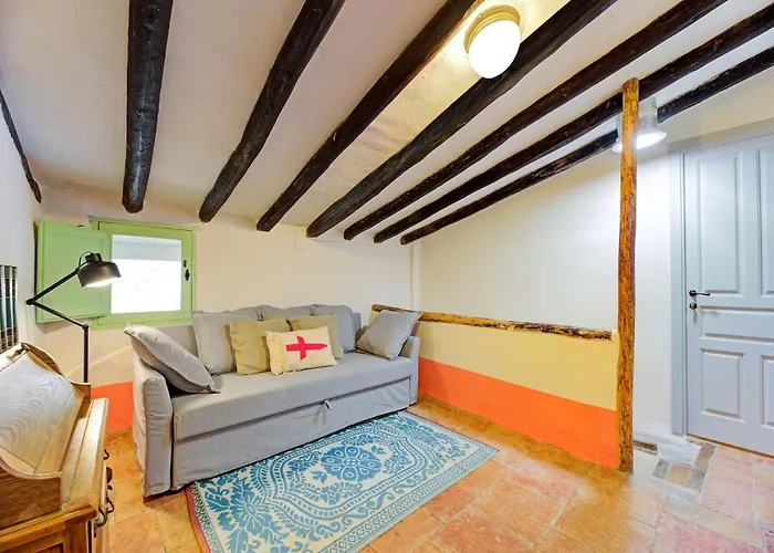 Semesterbostad With Private Pool *